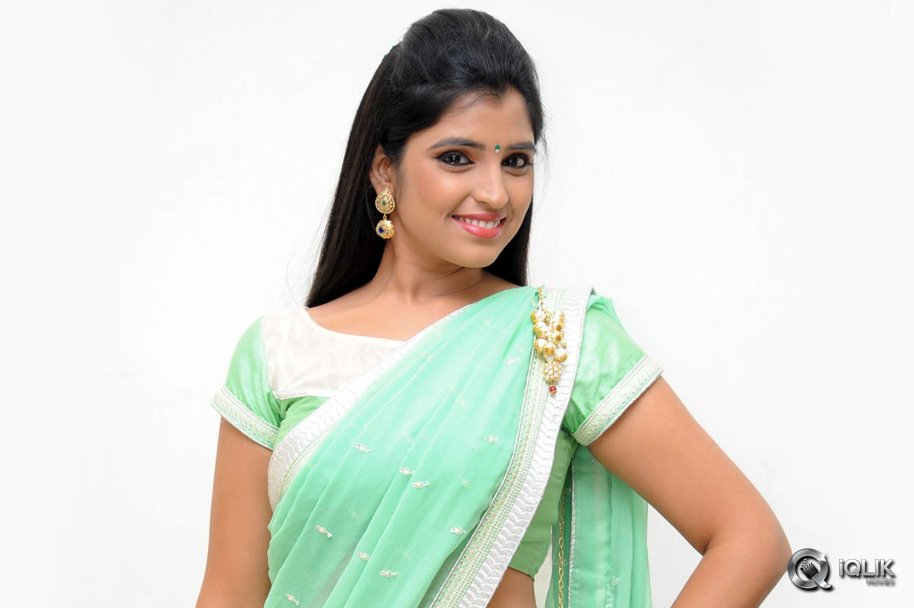 Anchor-Syamala-at-Chakkiligintha-Movie-Audio-Launch